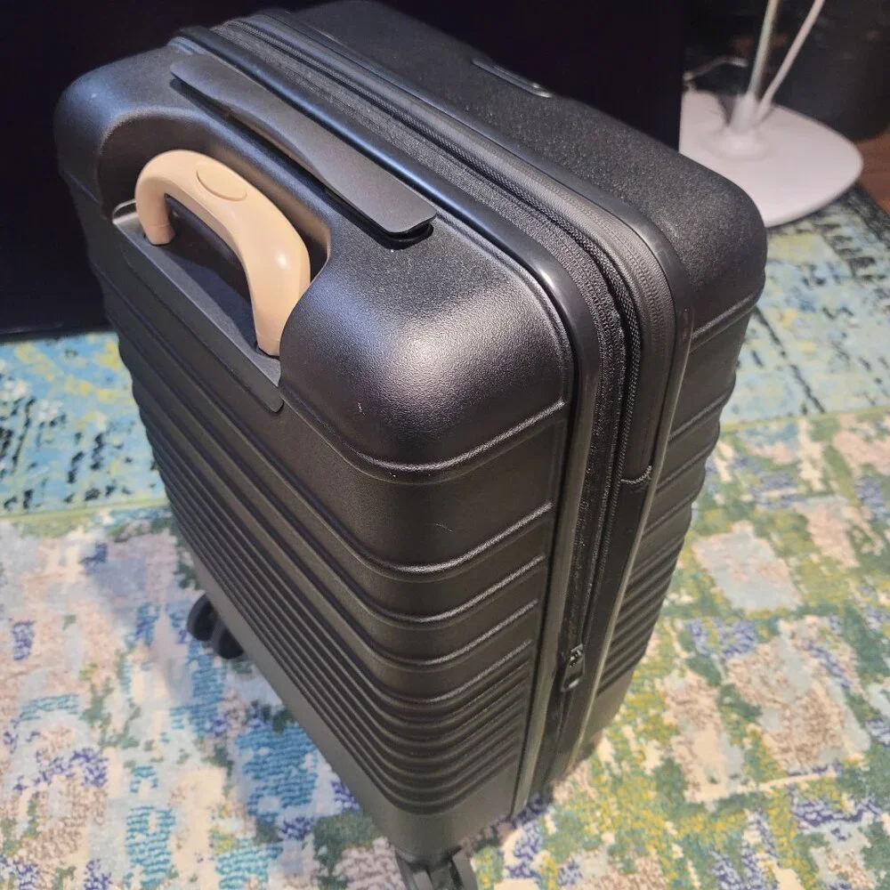BEIS The Carry-On Roller Suitcase 22